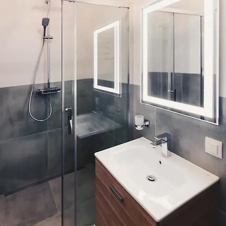 Апартаменти Cozy & New Furnished Flat In Old Town Of Львів