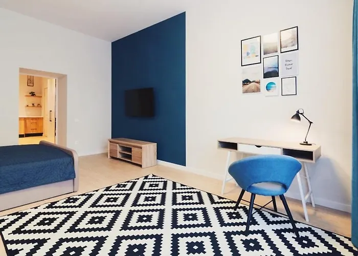 Cozy & New Furnished Flat In Old Town Of דירה