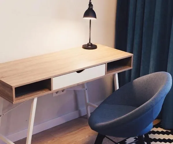 Cozy & New Furnished Flat In Old Town Of דירה